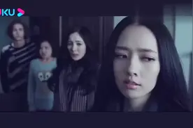 美女发现闺蜜和前男友搞在一起，怒不可遏，当场做出这些事！视频封面