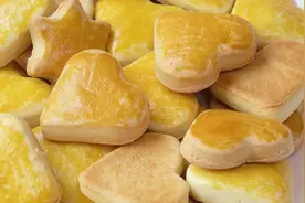 面粉不要只蒸馒头，把它做成小零食，香甜酥脆，健康又好吃视频封面