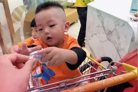 姑侄抢张小票，最后还是干不过穿尿不湿的