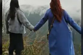 凤凰古城尖朵朵瀑布视频封面