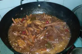 卤鸡爪鸡翅我家这么做！满满胶原蛋白吃着带劲，心里有数！