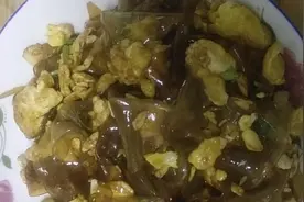 绿豆粉皮和鸡蛋一起做，实在太香了，一次一大盘不够吃！视频封面