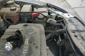 一代经典别克凯越电瓶灯常亮，到底是哪里的原因？