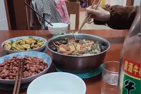 一个鲜美的鸽子汤,一个花生米,花生米碰到牛栏山,简直就是绝配视频封面