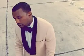 神仙曲目！Kanye West/ Rusha T -Runaway
这首几乎近完美的歌！