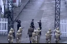 日本鬼子太嚣张，持枪闯入法租借，和英国人差点打起来了…视频封面