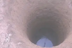 看看农村人是怎么人工挖水井的，保证很多人没见过…视频封面