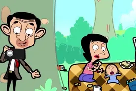 憨豆先生：豆豆哥拿个照相机在公园里拍照，吓到小朋友了视频封面