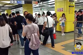 深圳地铁4号线福民站也是换乘7号线经过站，看下班高峰期视频封面
