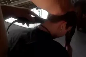 妹子将后脑勺的头发全部剃光，放下来后看着个性十足！视频封面