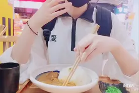 小咸鱼日常，结尾彩蛋揭露小咸鱼真实长相！视频封面