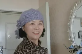 姐姐用了不到一周的时间，编织出了十二顶款式不同的漂亮帽子视频封面