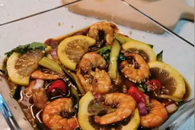 夏天吃饭没胃口？这道爽口的泰式柠檬酸辣虾了解一下