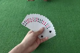 斗地主：农民三带一对，小姐姐接炸出对八，完美配合取得胜利