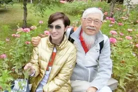 一代女神陈法蓉52岁生日，至今无夫无子，唯有八旬老父伴左右