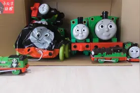 托马斯表情丰富 小火车购物架可爱极了视频封面