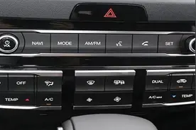 汽车上的AUTO键有啥用？老司机：仔细了解，在关键时刻还能保命视频封面