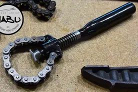 链条的极致用法！大神用链条打造独特的扳手