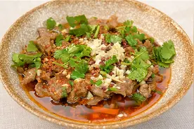 水煮牛肉经典家常做法，腌制有技巧，下锅有窍门#牛年就要牛#