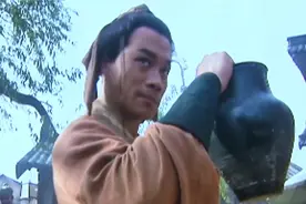 梁山五大步战高手，鲁智深仅排第三，武松屈居第二视频封面