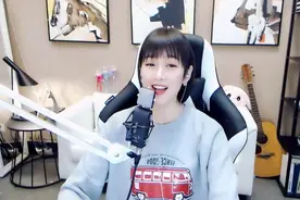 梁红翻唱情歌《再见只是陌生人》，撕心裂肺直入人心！