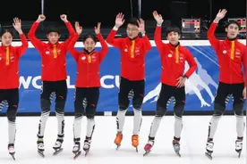 赢了！短道速滑世界杯中国队男女混合2000米接力摘金视频封面