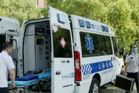 上海哮喘离世老人家属发声：悲剧无法逆转，希望做得更好视频封面