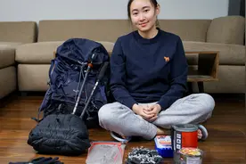 我的登山包里都装了什么？分享我的单日徒步装备 爬山前打包视频封面