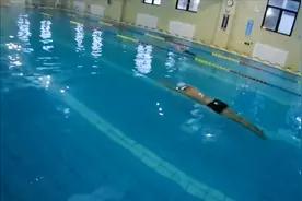 25米蛙泳5次划水