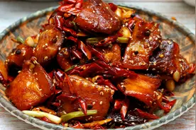为什么湖北人做的糍粑鱼那么好吃？原来窍门在这里，2分钟学会视频封面