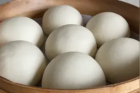 最节约时间的大馒头做法，个个白胖，蓬松柔软不塌陷，省时又省力