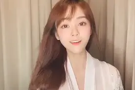 最近这一首《九万字》被抖音带火了，另类的古风歌曲，真的太美了