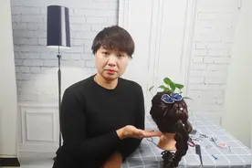 教你一款立体又显脸小的高马尾，谁扎谁好看，手法超简单