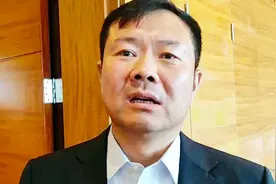 民航局副局长谈波音坠机：将派人参与调查，问题都解决才“放行”视频封面