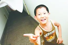 山东天才神童，2天半上完小学，2年上完初高中，10岁高考566分！视频封面