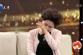 杨青谈及母亲病逝父亲一个人生活，不禁潸然泪下丨群英会
