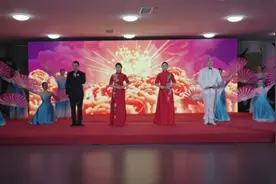 潍坊寿光市2022年新年京剧演唱会节目选段：《万紫千红总是春》视频封面