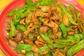 阿飞挑战湖南辣椒炒肉，肉中有辣味，辣中有肉香，来挑错吧视频封面