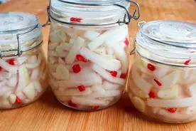 酸萝卜想要好吃，醋水很关键，教这样做泡一下就可以吃，酸辣脆爽