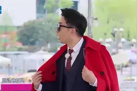奔跑吧：baby现场狂撩韩国摄像小哥，一把扯散头发，转头美呆视频封面