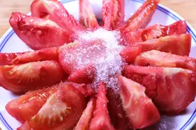 做糖拌西红柿，直接放糖就错了，学会这个技巧，西红柿口感翻10倍