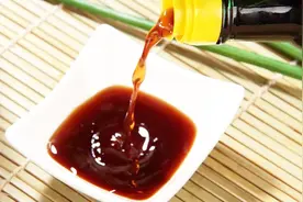 陈醋、白醋、香醋，吃哪种醋对身体健康最好？在家炒菜做饭要选对