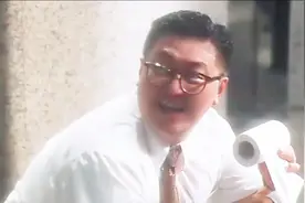 礼崩乐坏！小伙为拜师竟在电梯口大便视频封面