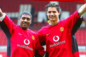 我还是从前那个少年！重温18岁的C罗在曼联的引爆全场英超首秀。视频封面