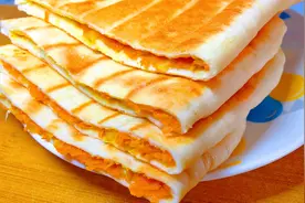 教你在家用饼铛烙发面馅饼，柔软筋道凉了不硬，全程步骤详细讲解视频封面