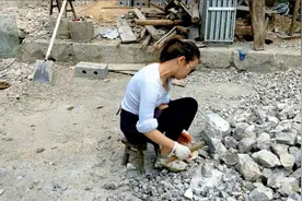 家里花10万建新房，预计200平方，一家四口够住吗视频封面
