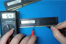 粉丝朋友寄修3根一样的DDR3内存条 问题各有不同 能否成功修复？视频封面