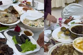 女子和朋友吃酒，散席后掏塑料袋打包，看到菜品网友急了：都装上视频封面
