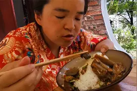 茄子不炸不煎却很好吃，苗大姐手把手教你烧茄子，吃得多也不长胖