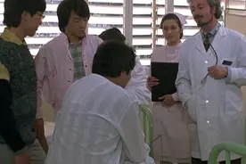 医生调侃男子说钓到鱼了给他一条，结果被男子说你是不是也神经了